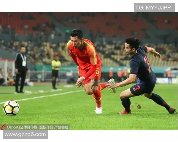 张琳芃在比赛中展现出色防守能力成功抢断对手球权的精彩瞬间分析