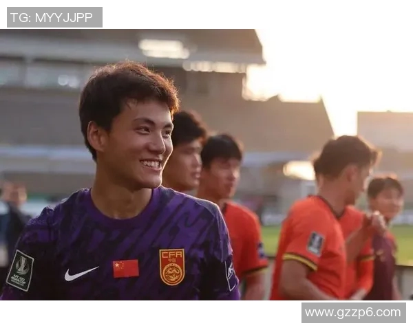 李昊飞身扑救展现英勇精神助力球队逆转胜利的感人瞬间