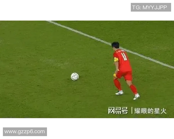 杨希射门瞬间精彩回顾球场上的绝妙配合与个人技术的完美结合